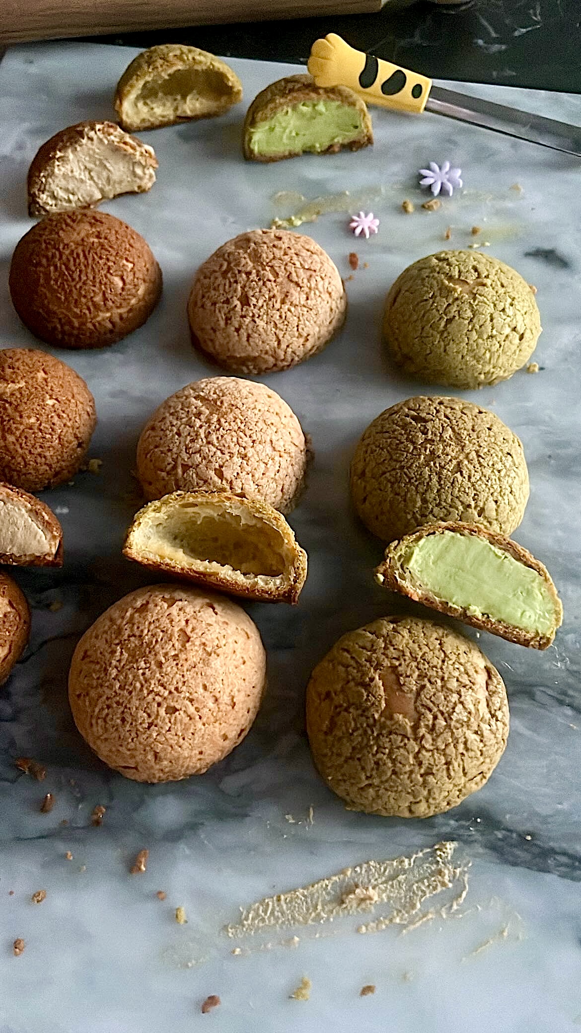 Choux pastry in original, chocolate and matcha flavor