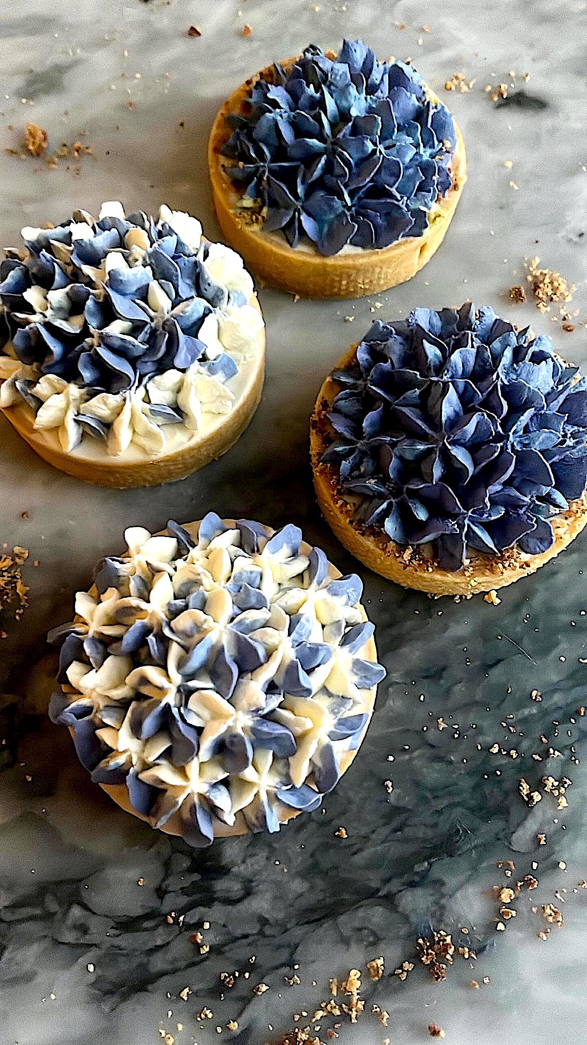 Tarts hydrangea-shape cream piping on top